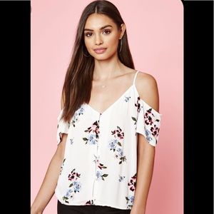 Cold shoulder Top
